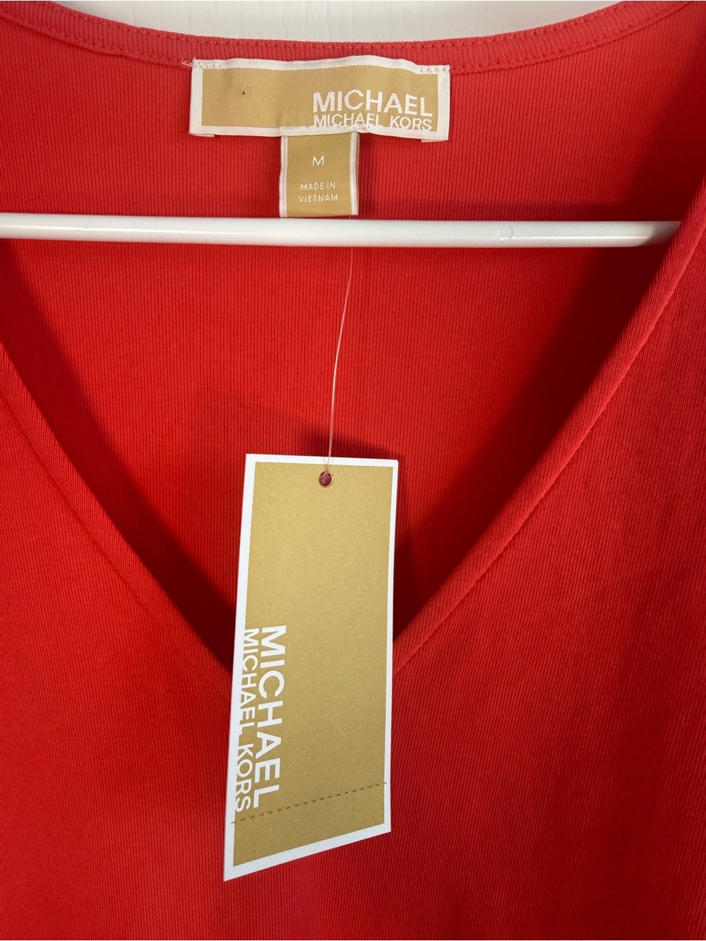 NWT Michael Kors, orange V-Neck Short Sleeve Top with Shoulder Tabs, size M - Picture 2 of 12